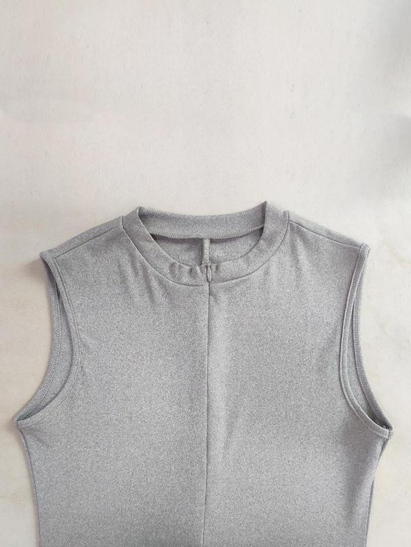 Get Summer Ready with Our Chic Sleeveless Zipper Jumpsuit! Perfect for Casual Days! 🌞👗 #Fashion #SummerStyle