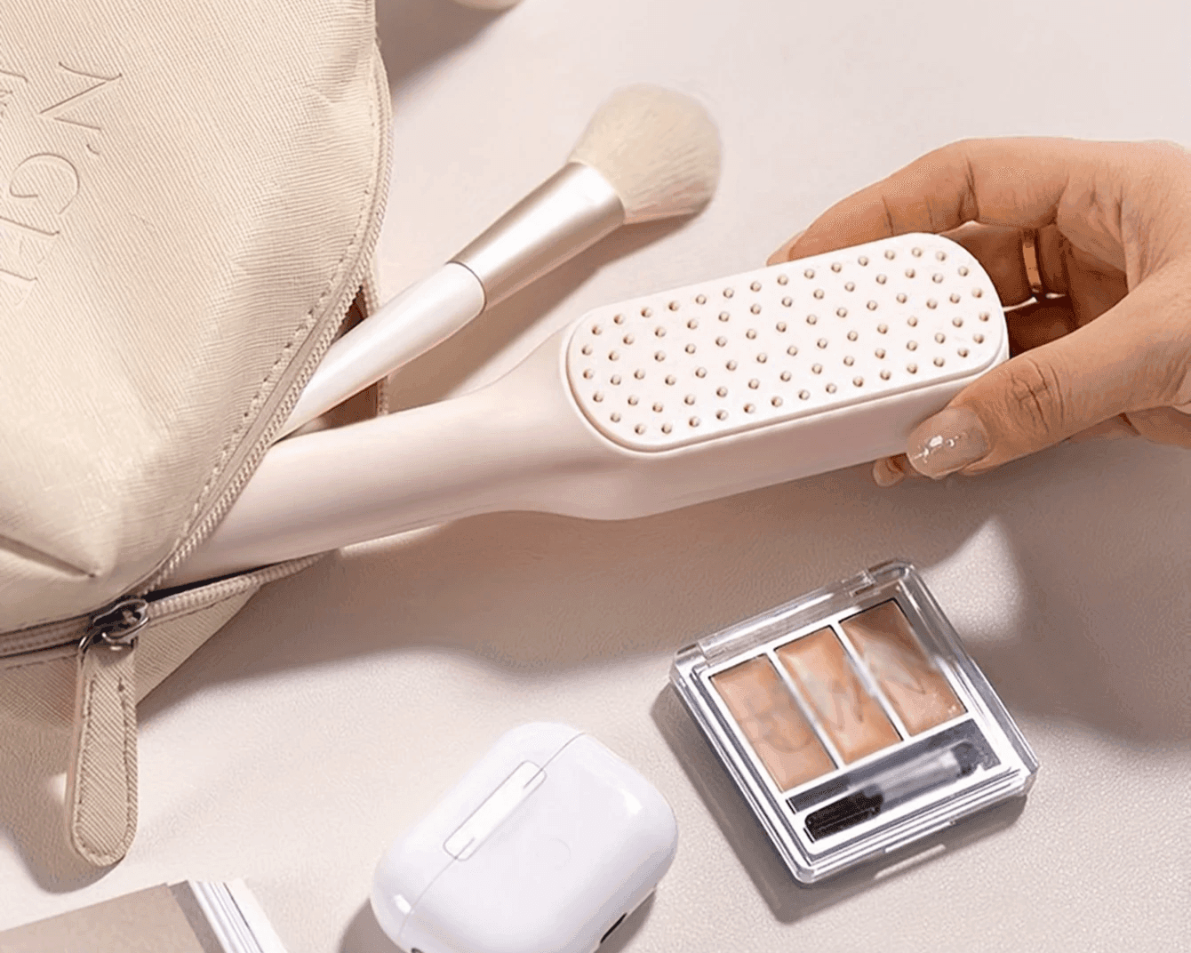 Self-Cleaning Hair Brush – Retractable Bristles, Anti-Static Massage Comb - Hardonia